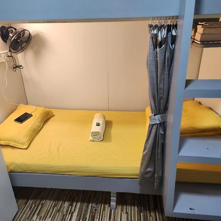 Sinhassan Dormitory Hostel Juhu Mumbai Exterior photo